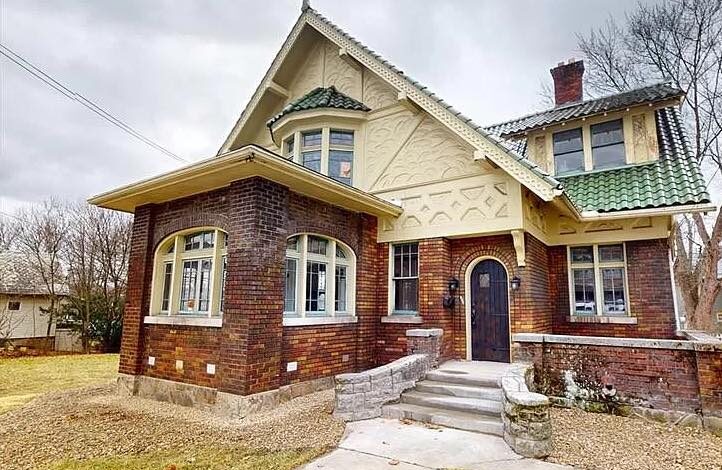 Look inside! Love this house! Circa 1926 in Pennsylvania. $175,000