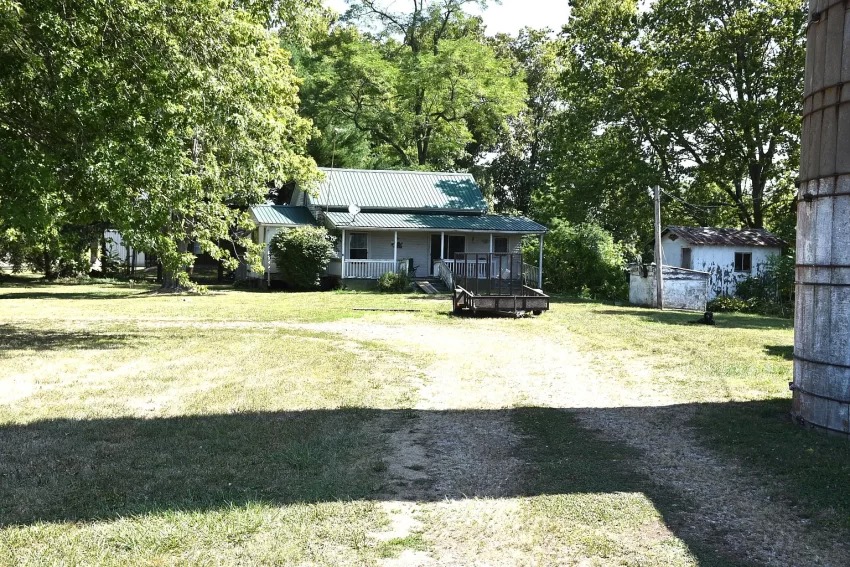 1940 Cape Cod-Style Home on 13.74 Acres in Reedsville, Ohio