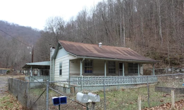 Mountain Fixer-Upper: 27 Acres of Serenity in Pineville, Kentucky