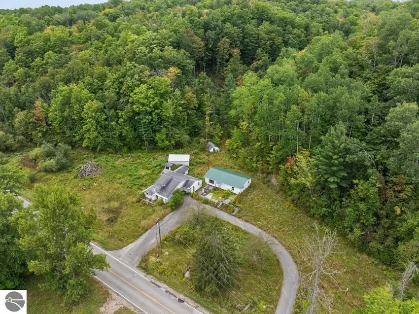 27-Acre Fixer-Upper in East Jordan, Michigan