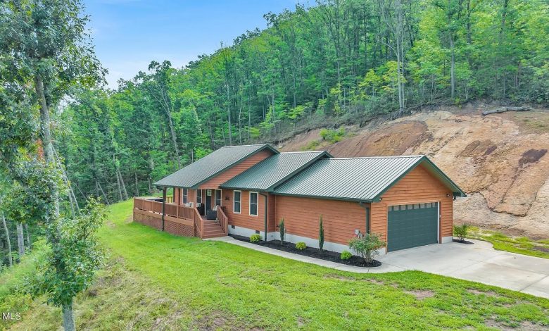 Modern 3-Bedroom Cabin on 64 Acres in Greeneville, Tennessee