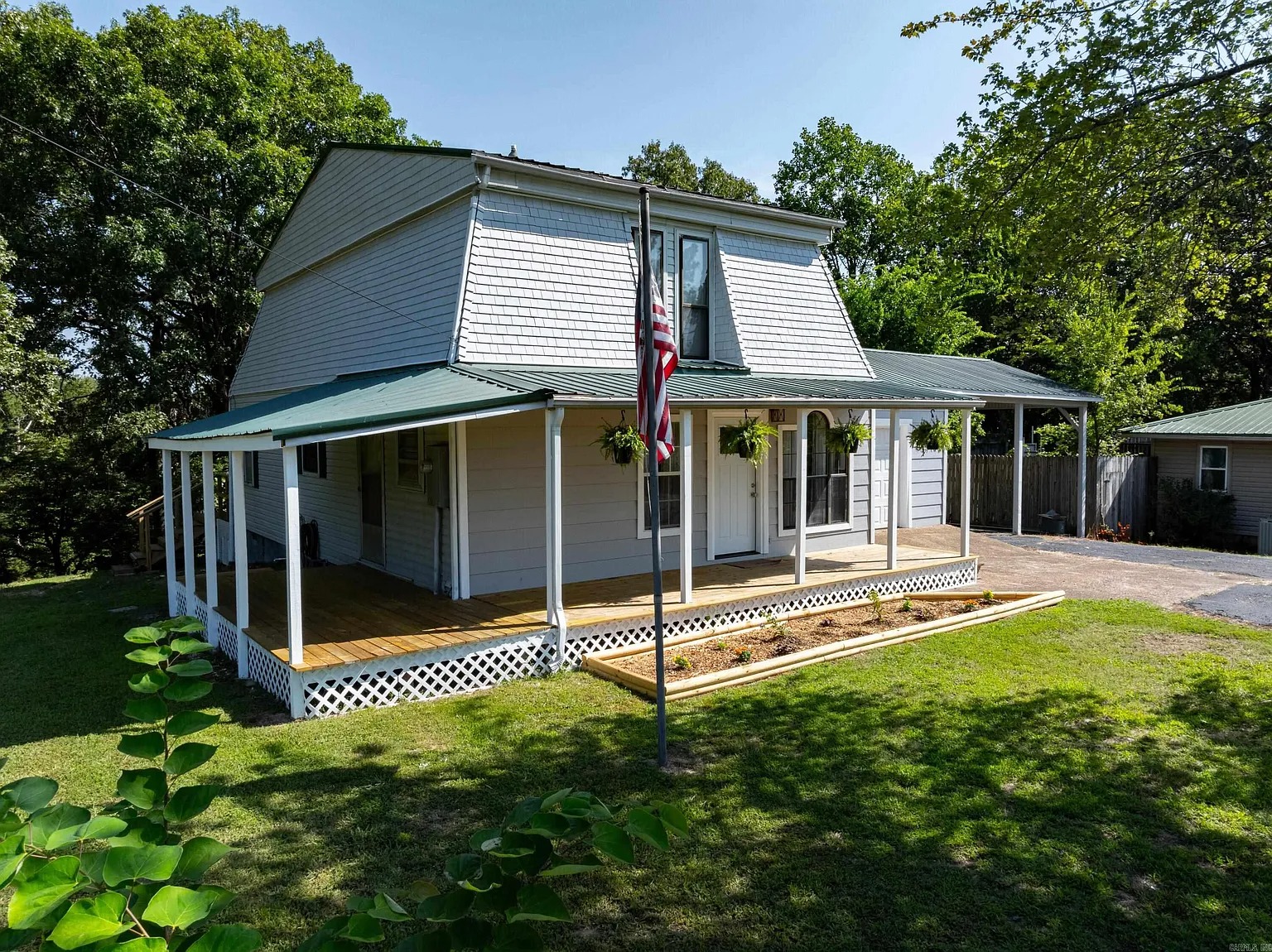 Remodeled 3-Bedroom Home on 75 Acres in Cave City, Arkansas