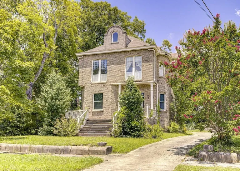 A Storied Southern Treasure: The Historic McDermott House of Vicksburg – $160,000