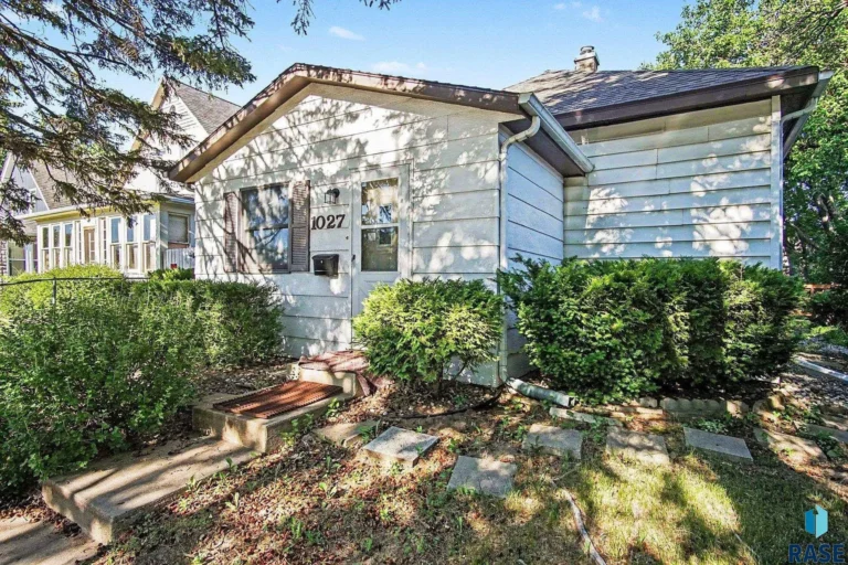 A Classic 1907 Ranch Ready for Revival in Sioux Falls