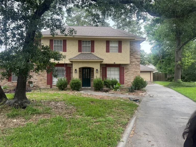 Houston Fixer-Upper Offers Nearly 2,900 Square Feet and Exceptional Transformation Potential