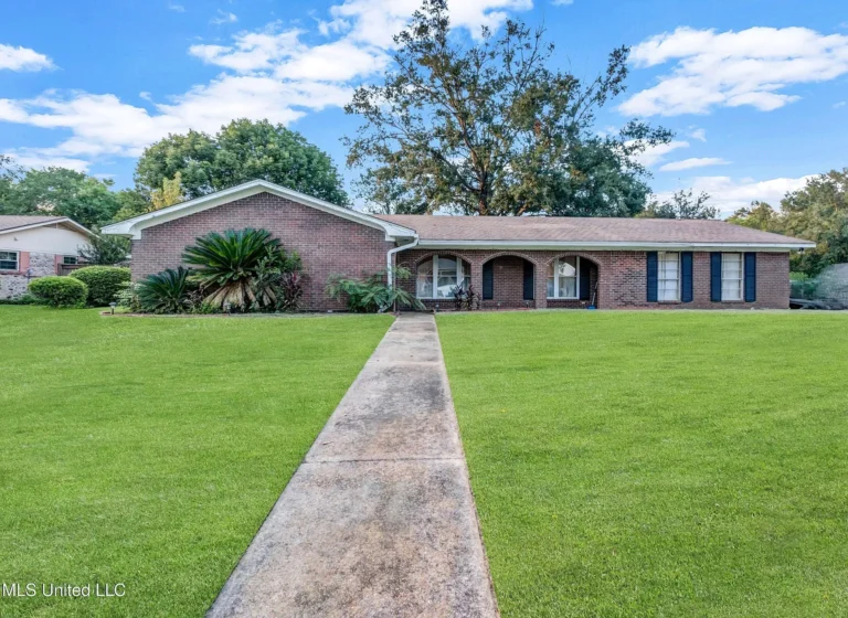 Spacious 1974 Gulfport Home Offers Room to Reimagine and Restore