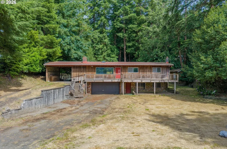 A Diamond in the Rough: 1968 Oregon Home Offers Space, Character, and Endless Possibilities