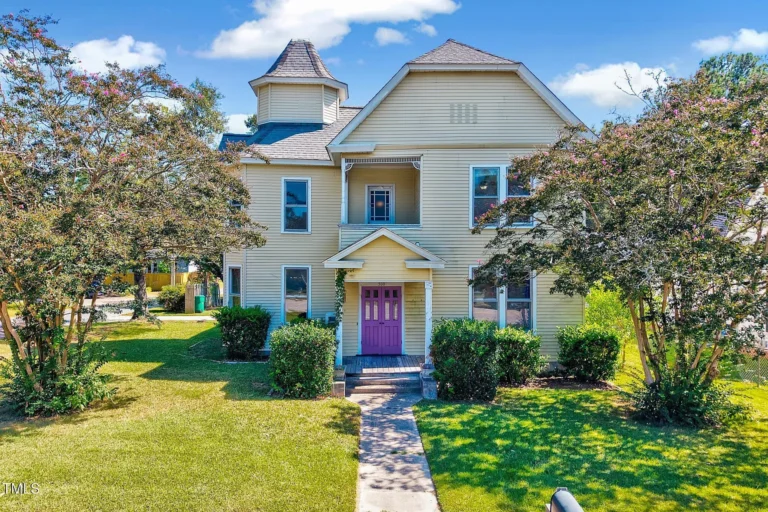 Restorable 1905 Victorian Home in Downtown Kenly, North Carolina Listed for $192,000