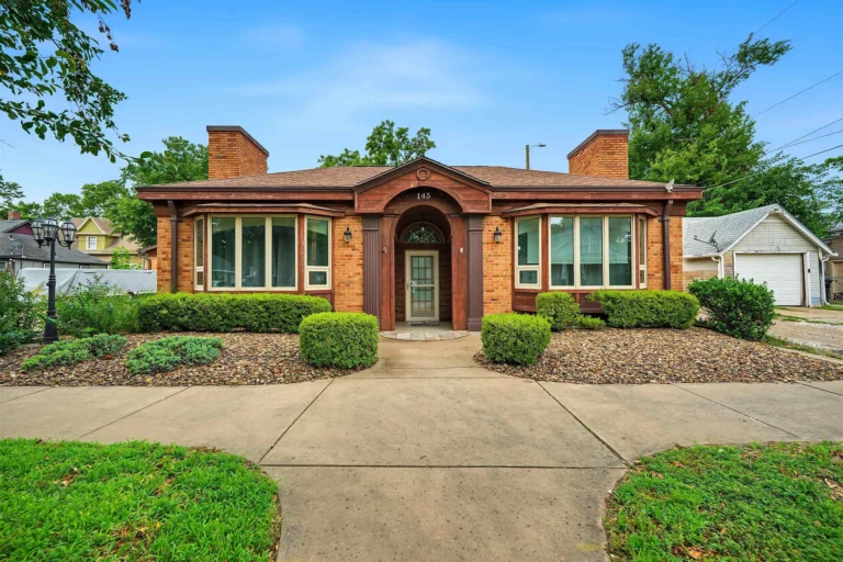 A Charming and One-of-a-Kind 1950 Brick Ranch in Salina, Kansas Listed for $190,000