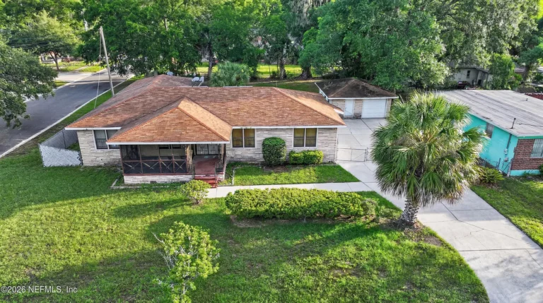 Renovation Opportunity in Jacksonville, Florida: Spacious 1955 Home on a Desirable Corner Lot Listed for $200,000