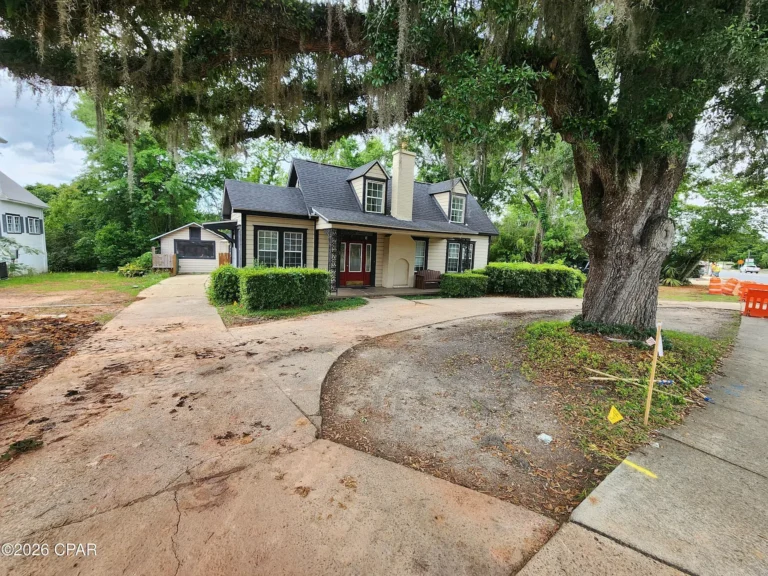 Restorable 1915 Craftsman Home in Downtown Marianna, Florida: Historic Charm with Exceptional Potential Listed for $215,000
