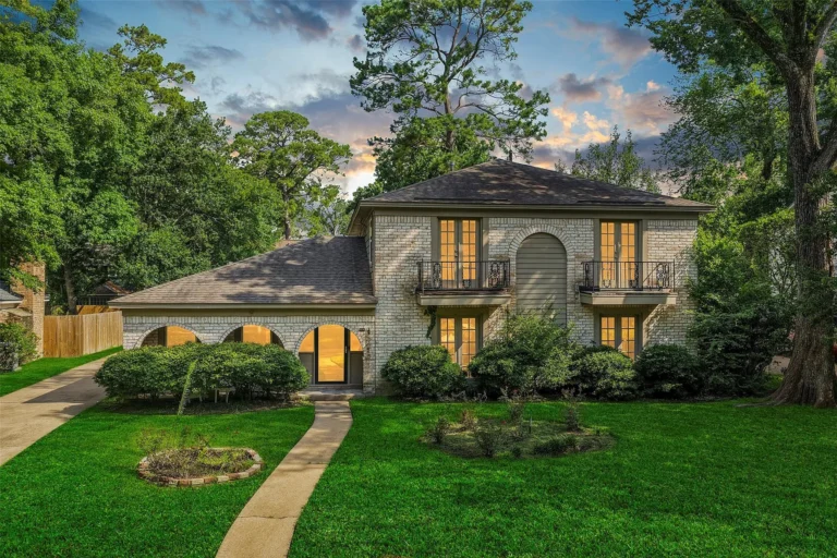 Remodeled Houston Home Offers Five Bedrooms, Modern Updates, and Flexible Family Living, listed for $282,000