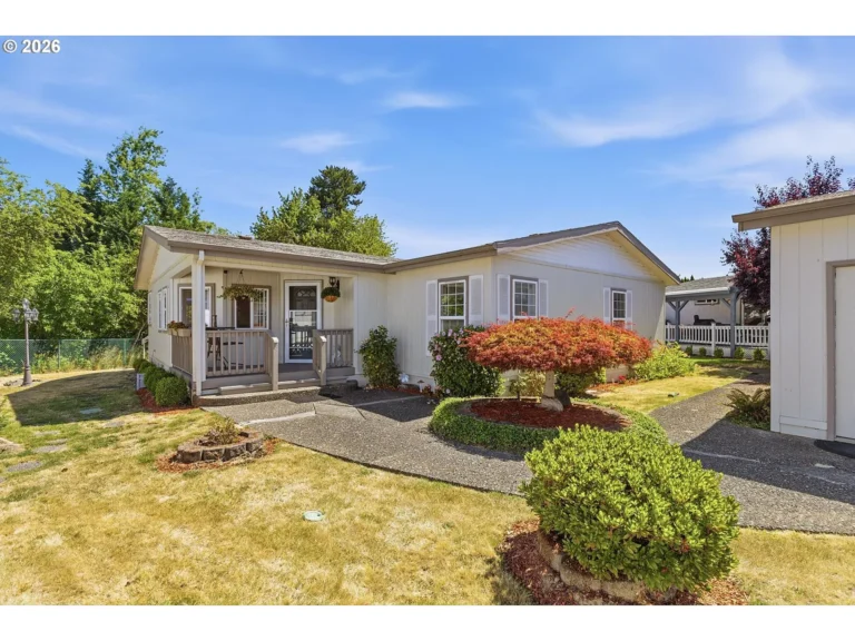 Spacious Triple-Wide Home Offering Comfort, Functionality, and Everyday Convenience in Beaverton listed for $285,000