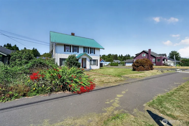Spacious Hoquiam Home Blending Historic Character, Generous Space, and Opportunity Listed for $234,900