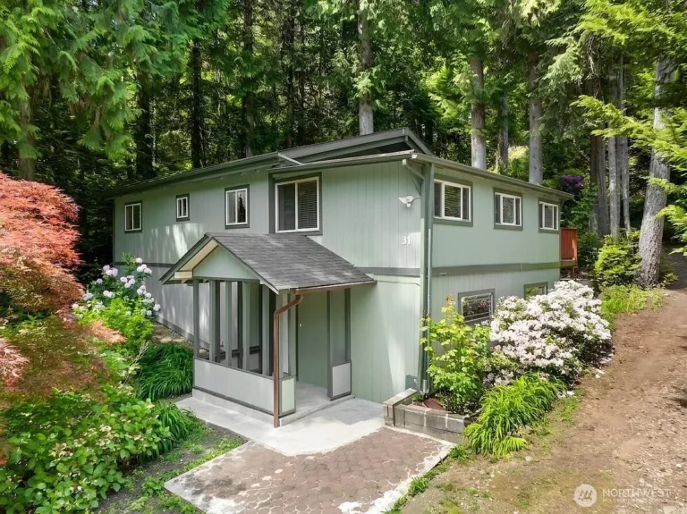 Peaceful Hood Canal Living in Lilliwaup: A Spacious Retreat Surrounded by Nature Listed for $279,095