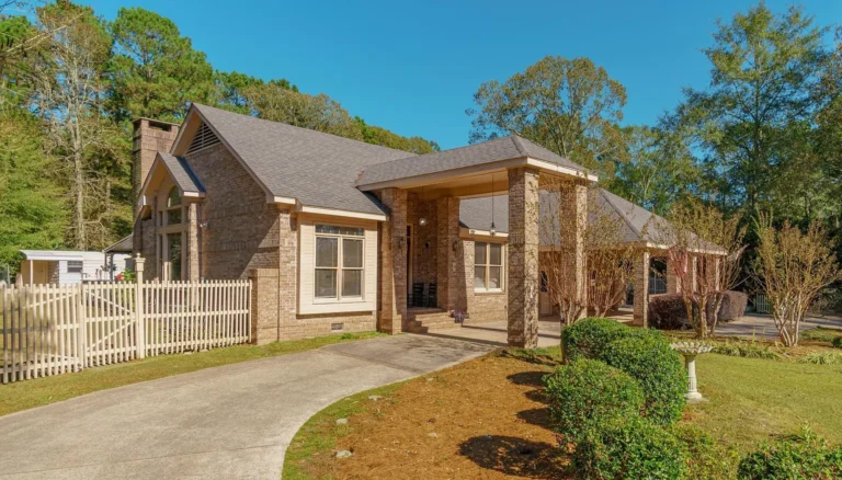 Private Lake Serene Retreat in Hattiesburg Offers Spacious Living on One Acre for $279,999