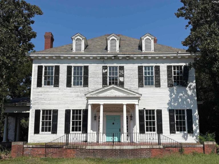 A Beautiful Historic 1913 Home in South Carolina Listed for $170,000 With 3,904 Square Feet