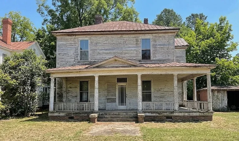 A Historic Antebellum-Style Home in North Carolina Listed for Just $65,000